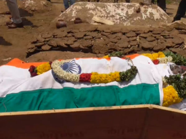 Border security personnel who committed suicide in Assam were buried in their hometown Border security personnel who committed suicide in Assam were buried in their hometown