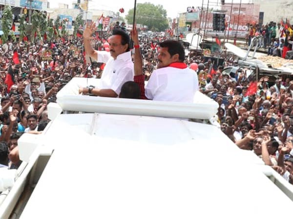 தலா 3 செண்ட் நிலம்