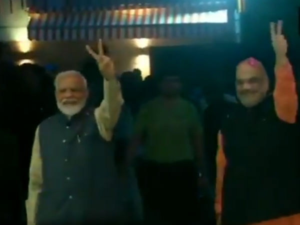 Narendra Modi, Amit shah gets hero welcome Narendra Modi, Amit shah gets hero welcome