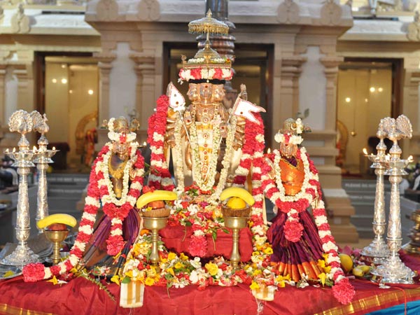 ஆறுமுகப்பெருமான்