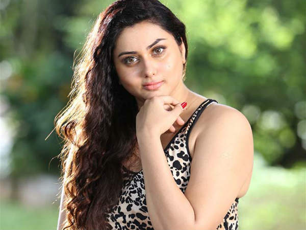 37 வயது நமீதா