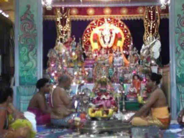 சிறப்பு பூஜைகள் நடைபெறுகிறது