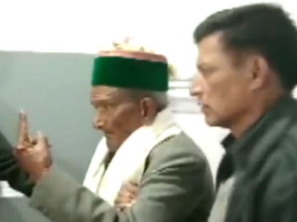 102 years old Shyam Saran Negi casts his vote 102 years old Shyam Saran Negi casts his vote