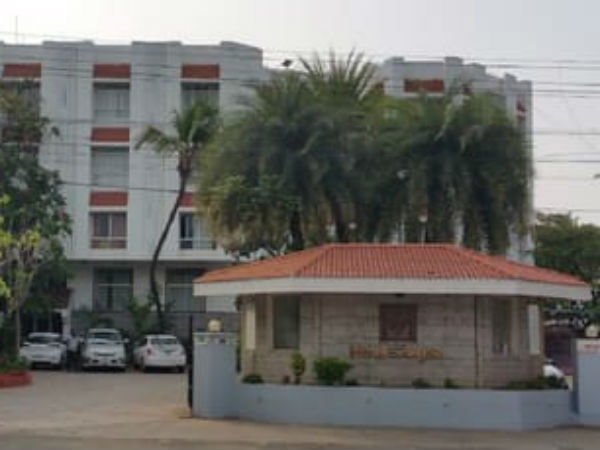 பின்னணியில் முதல்வர் என புகார்