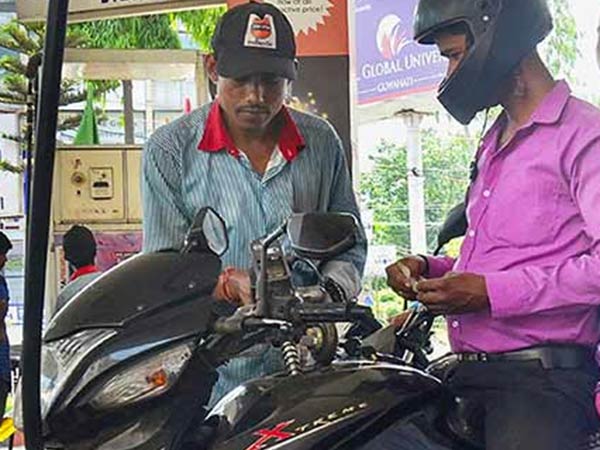 who came two wheeler with helmet get 1 liter free petrol in thruchandur petrol pumps who came two wheeler with helmet get 1 liter free petrol in thruchandur petrol pumps