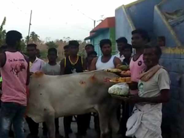 வளையல் போட்டு சீமந்தம்
