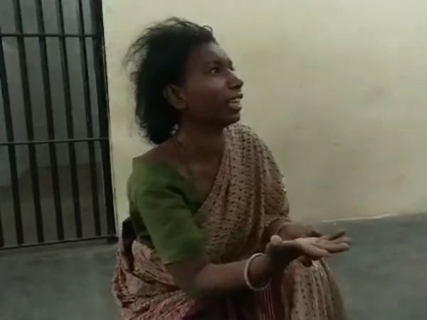 Public caught and hand over a women to police for she try to kidnap the children Public caught and hand over a women to police for she try to kidnap the children