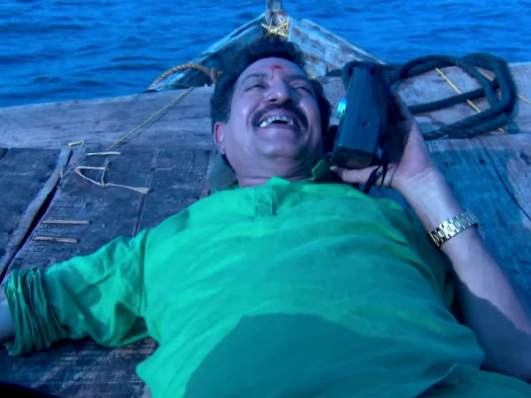 நடு கடல் போட்டில்