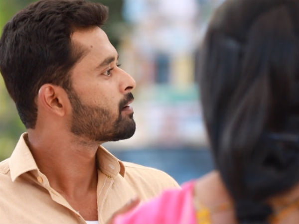 Kannamma comes to meet Barathi Kannamma comes to meet Barathi
