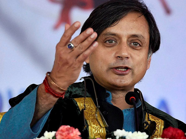 Shashi Tharoor praises Pakistan PM Imran Khan Shashi Tharoor praises Pakistan PM Imran Khan