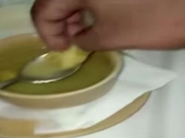 சூப்பில் ரத்தக்கறை படிந்த பஞ்சு