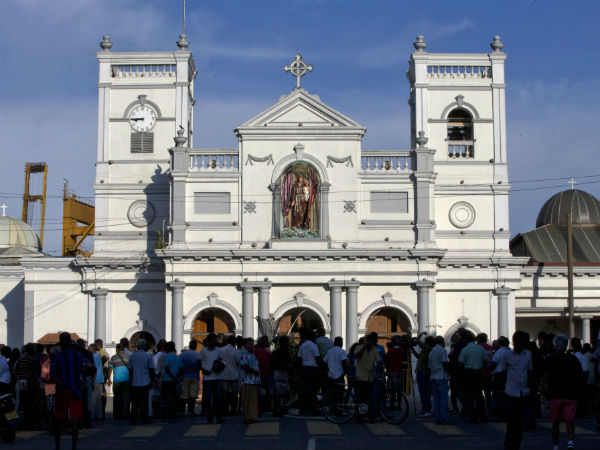 Sri Lankas St. Anthonys church open after blast Sri Lankas St. Anthonys church open after blast