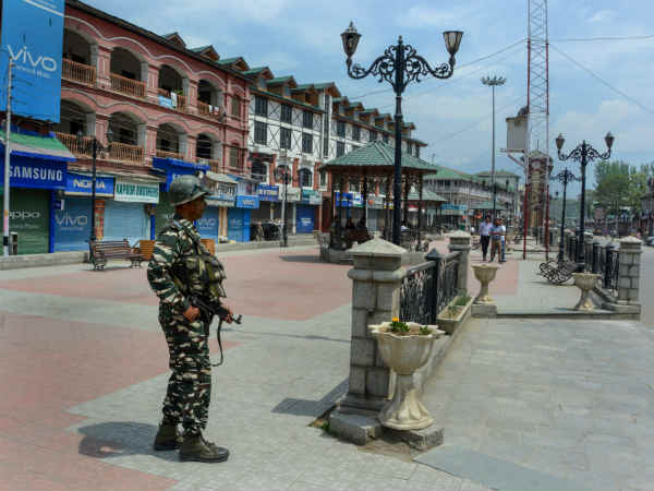 kashmiri politicians are hiding in srinagar hotels instead of campaigning kashmiri politicians are hiding in srinagar hotels instead of campaigning