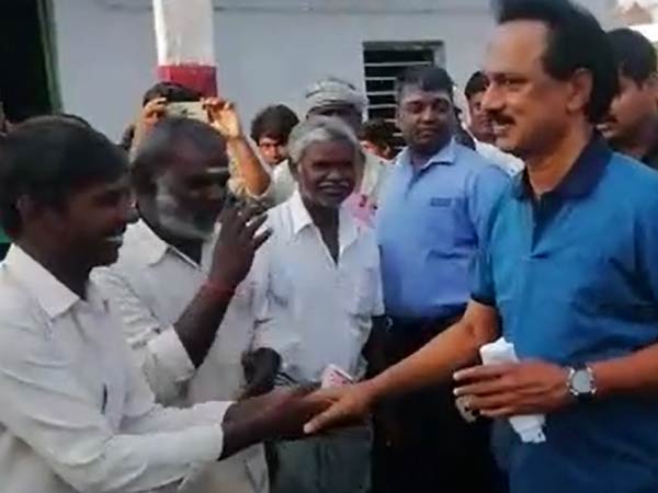 குறைகளை கேட்ட ஸ்டாலின்