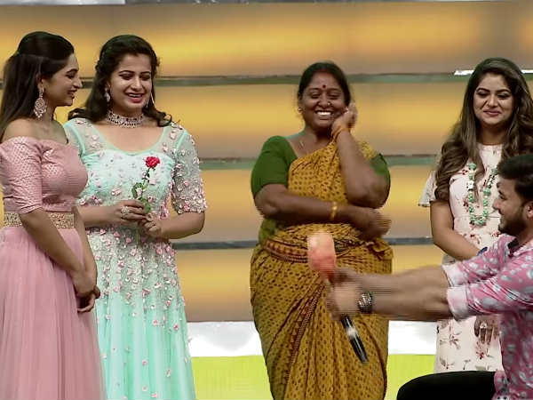 முதுகில் முத்துச்செல்வி