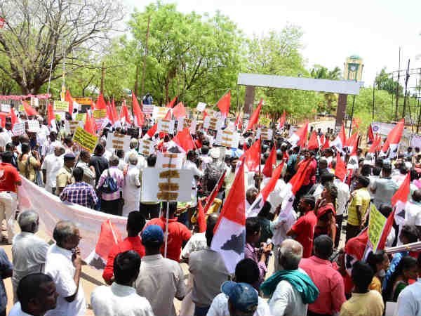 Tamilnadu jobs for Tamils: Tamil Desiya Periyakkam Protest In Trichy Tamilnadu jobs for Tamils: Tamil Desiya Periyakkam Protest In Trichy