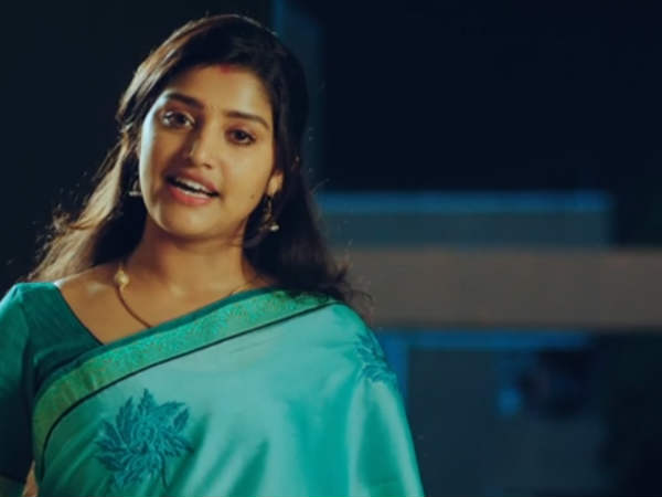 ஒவ்வொருத்தர் கையிலயும்