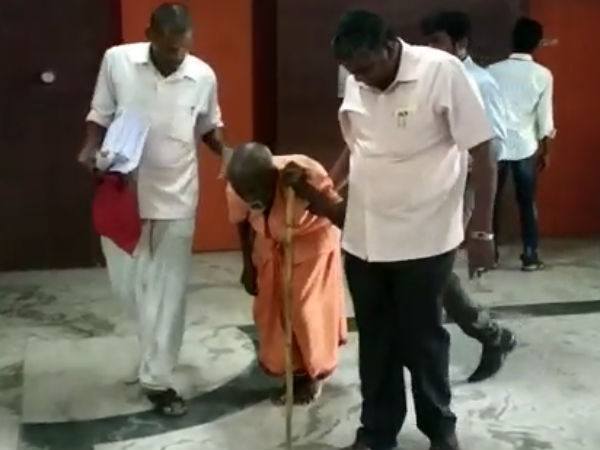 ஆறுதல் கூறிய ஆட்சியர்