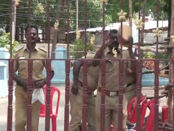 Two policemen are shifting to the Armed Forces for fighting Two policemen are shifting to the Armed Forces for fighting