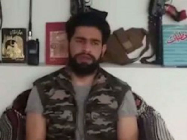 Curfew continues in parts of Kashmir valley Curfew continues in parts of Kashmir valley