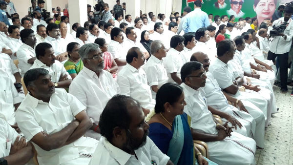 ஒற்றை தலைமை