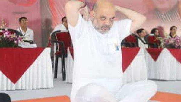 Yoga People loot China mats in Amit Shah event Yoga People loot China mats in Amit Shah event