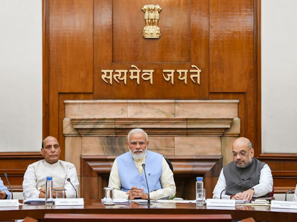 செல்வாக்கும் மரியாதையும் அதிகம்