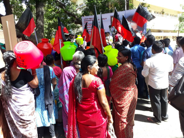 யாரும் விரும்பவில்லை