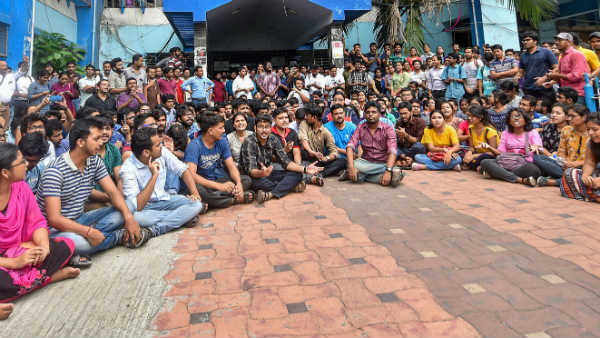 West Bengal doctors strike enters 6th day West Bengal doctors strike enters 6th day