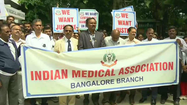 16 Doctors submit mass resignation in WB 16 Doctors submit mass resignation in WB