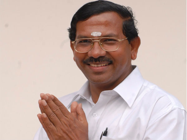பணியாற்றுகின்றனரா