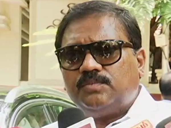 பல்லக்கு தூக்குவது