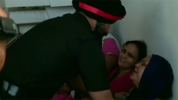 கேதனின் உடலுக்கு அஞ்சலி
