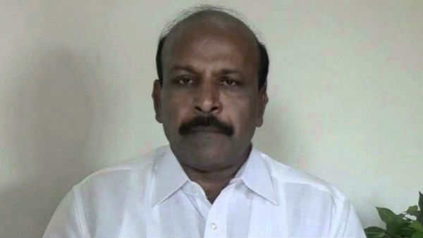 MLA M.Subramanian is distributing water for Saidapet area MLA M.Subramanian is distributing water for Saidapet area