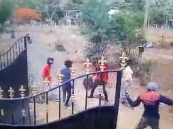 தாயிடம் அழுத மகள்