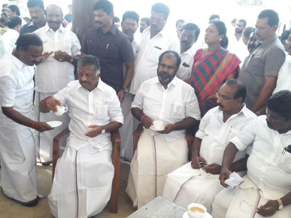 பீச்சில் ஓபிஎஸ்