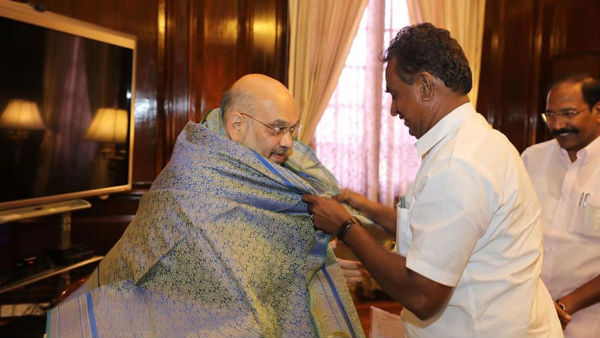 வேலுமணி