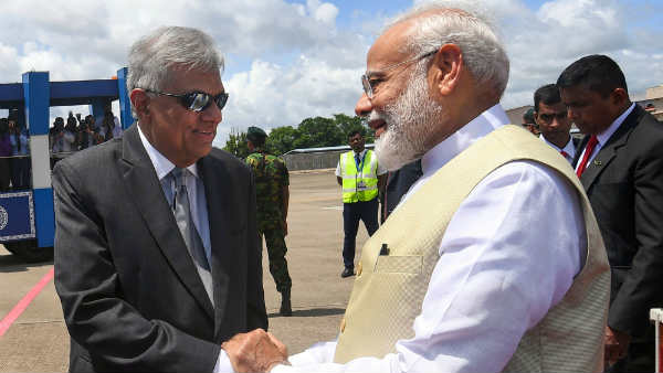 ரணிலுடன் காரில் ஆலோசனை