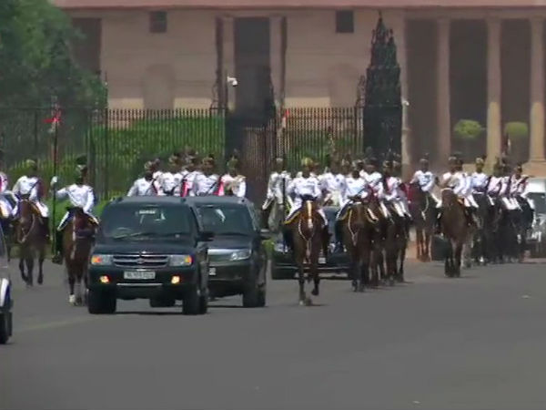 இளைஞர்களுக்கு அதிகாரம்