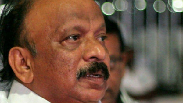 முற்றுகையிட்ட வாடிக்கையாளர்கள்