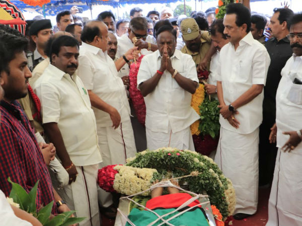RV Janakiramans body laid to rest near Villupuram RV Janakiramans body laid to rest near Villupuram