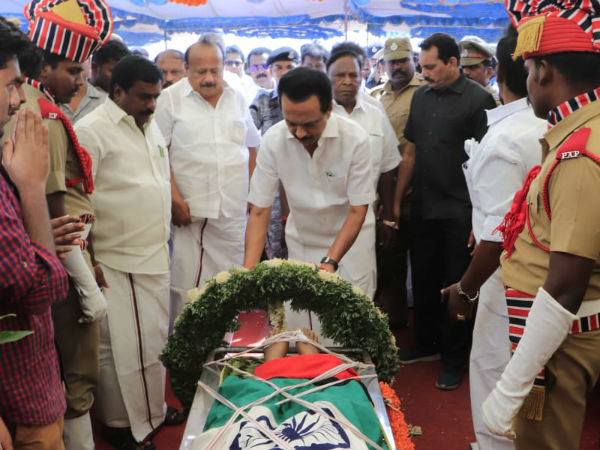 RV Janakiramans body laid to rest near Villupuram RV Janakiramans body laid to rest near Villupuram