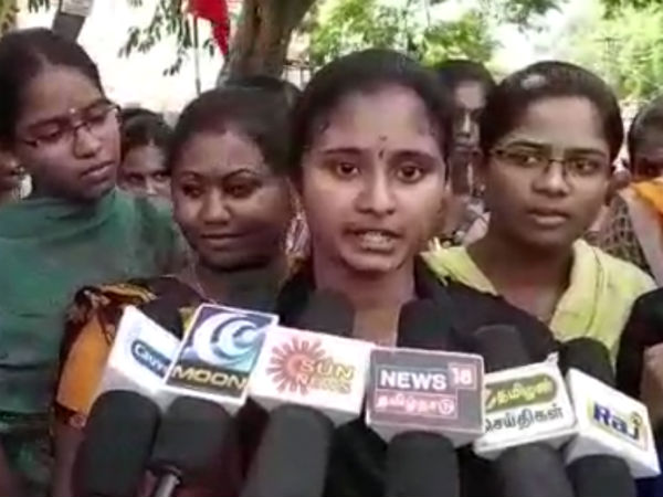 சீல் போட்டுள்ளனர்