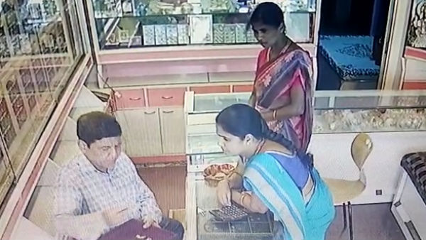 CCTV Footage of looting jewelry in Chennai CCTV Footage of looting jewelry in Chennai