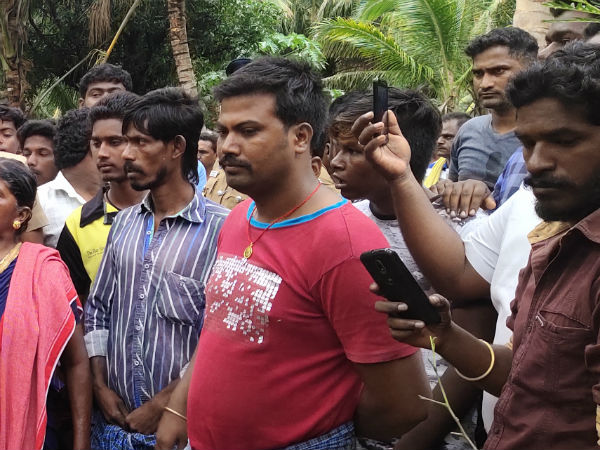 தொட்டுப்பார்