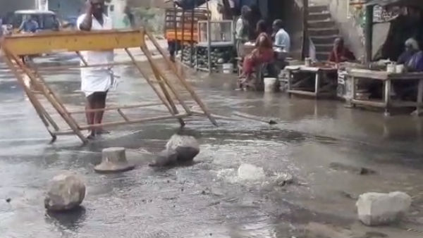 அதிகாரிகளுக்கு