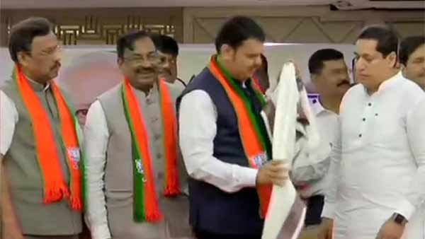 4 NCP and Cong. MLAs set to join BJP today 4 NCP and Cong. MLAs set to join BJP today