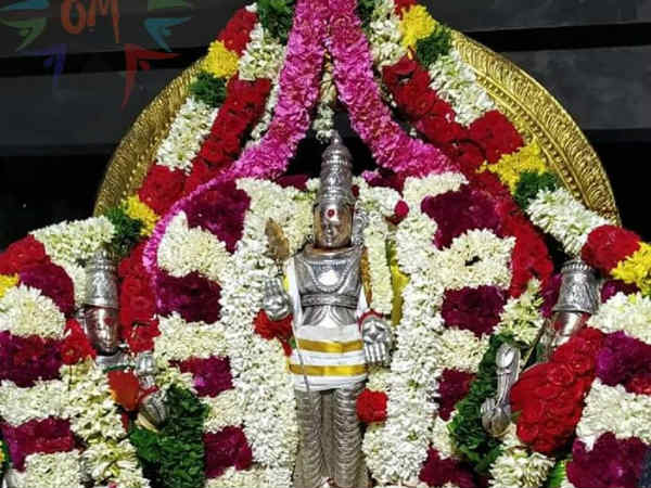 தெப்பத்தில் அழகன் முருகன்