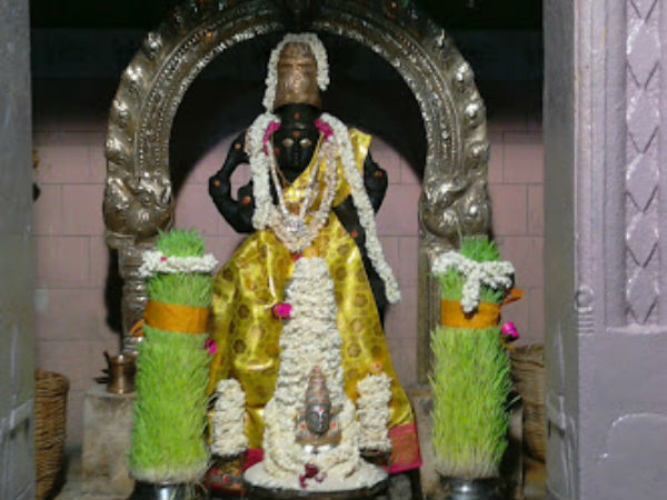 குவியும் பக்தர்கள்