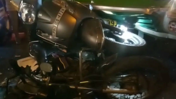 A private bus that runs on the Puducherry - Cuddalore National Highway.. 5 people injured A private bus that runs on the Puducherry - Cuddalore National Highway.. 5 people injured